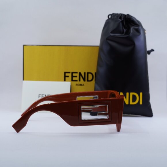 Fendi FE40109I 50E BAGUETTE Oval Sunglasses - Brown - Picture 12 of 14